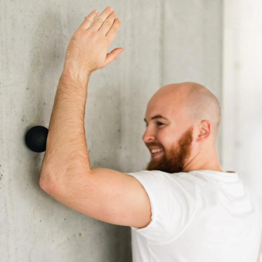 Массажный мяч Abisal BLM01 HMS — точечный самомассаж и релакс